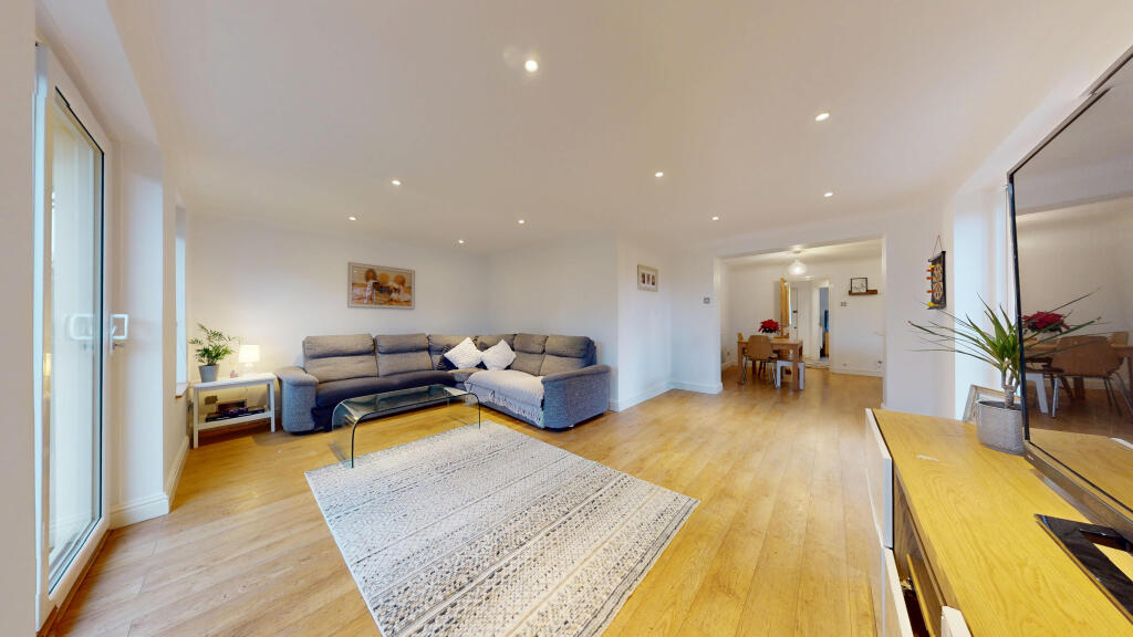 House in Cardiff, Thornhill - View 3