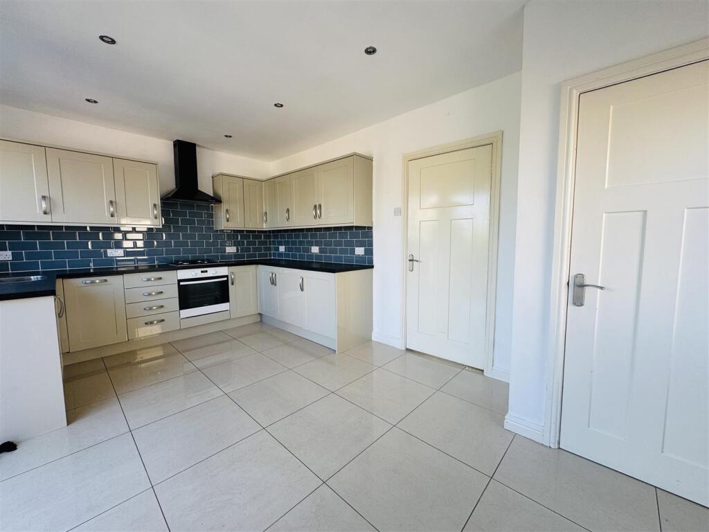 House in Nottingham, Harlequin, Radcliffe-on-Trent - More