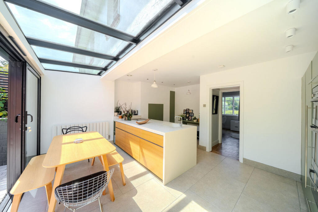 House in Usk - View 5
