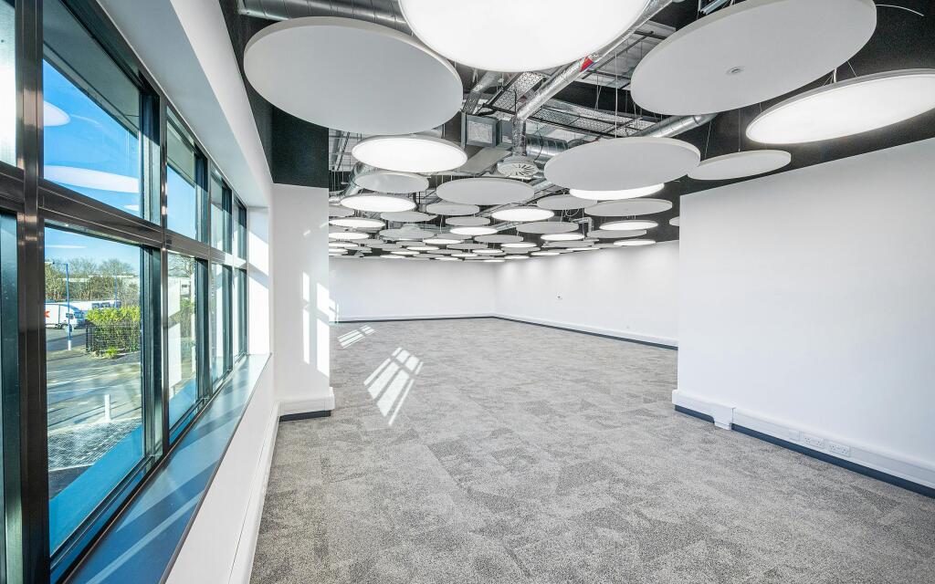 UNIT 1B WATCHMOOR POINT CAMBERLEY_037.jpg