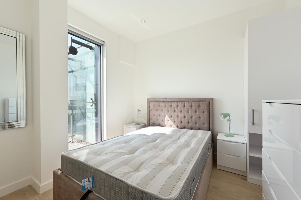 Great West Road, Brentford, London, TW8 photo 4