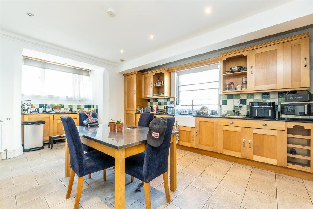 Apartment in Nottingham, The Park - View 4