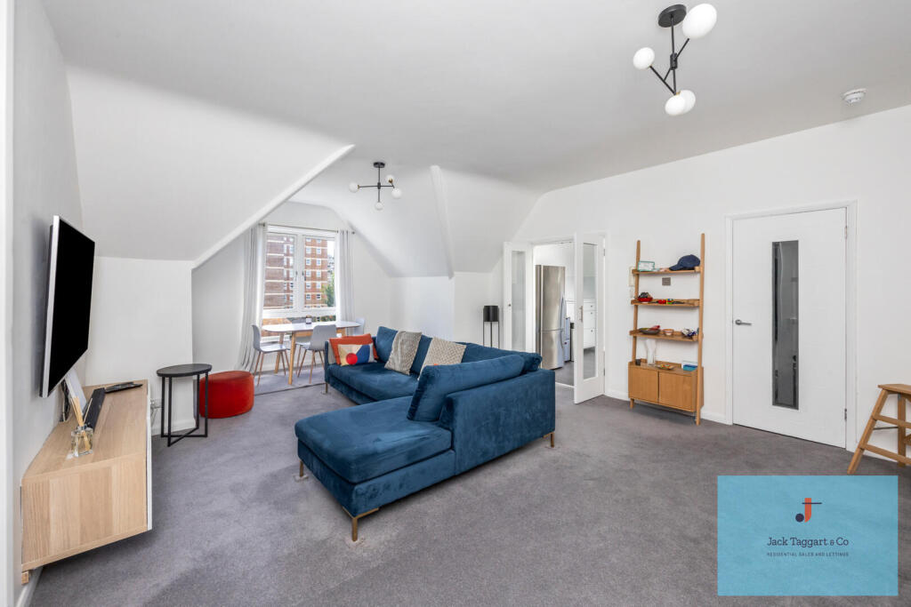 Apartment in Brighton - View 4