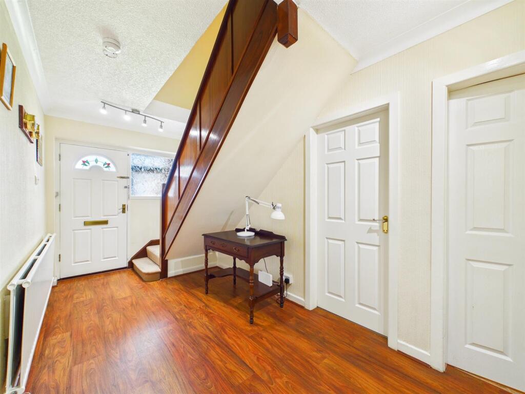 30 Vicarage Fields, Ruabon, Wrexham photo 3