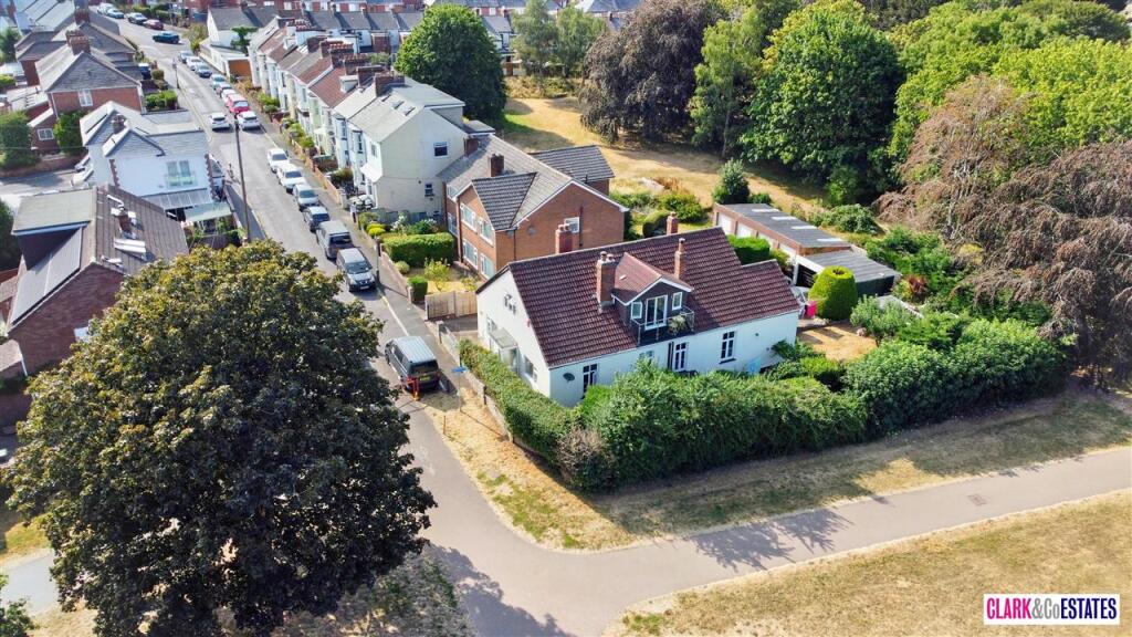 Main image of property: Lowen House, 25 Roseland Crescent, Exeter