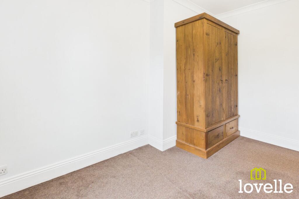 House in Hull - View 5