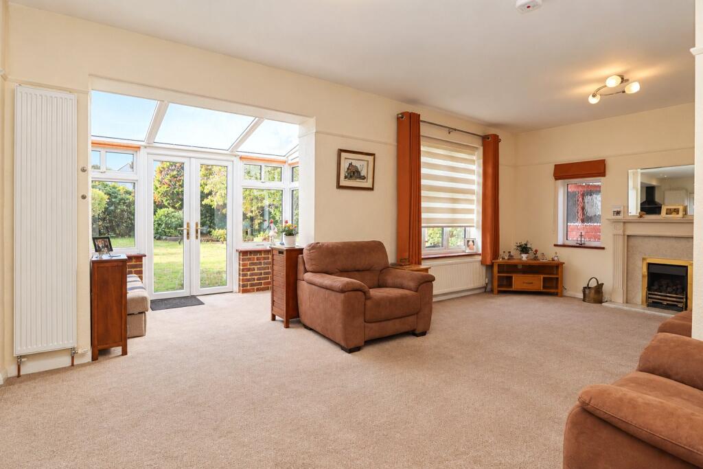Greenmeads, Woking, Surrey, GU22 photo 3