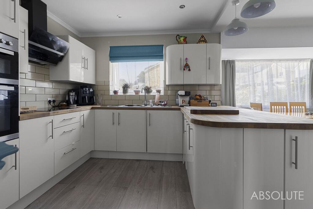 House in Torquay - More