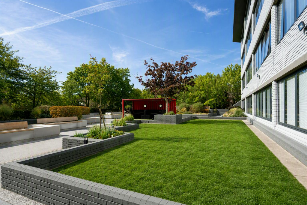 T bromley garden.png