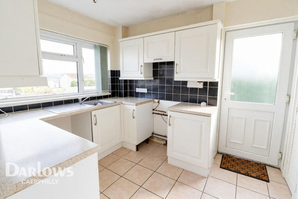 House in Hengoed, Tredomen, Gelligaer - More