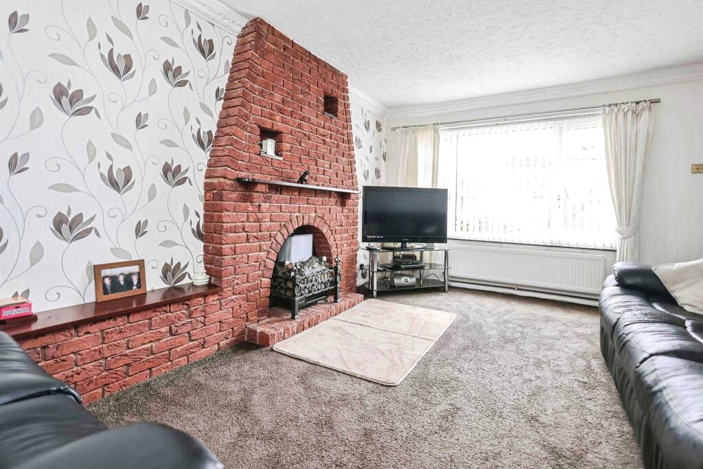 House in Dudley, West Midlands - View 2