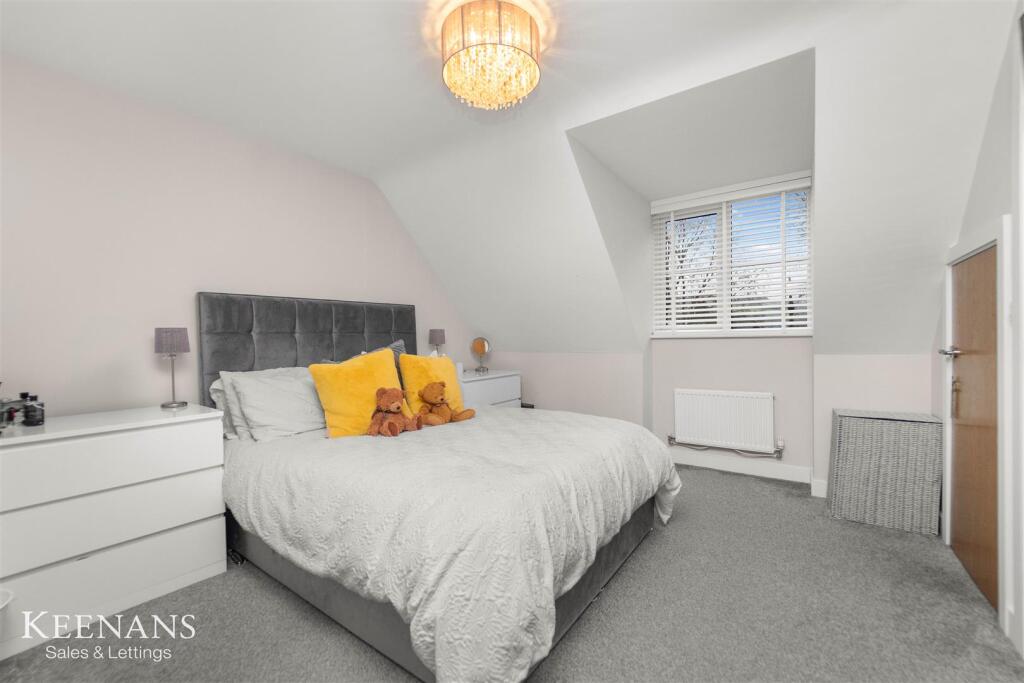 Additional image 5 of Oakenhead green