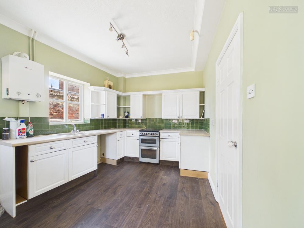 House in South Holland, Spalding - More
