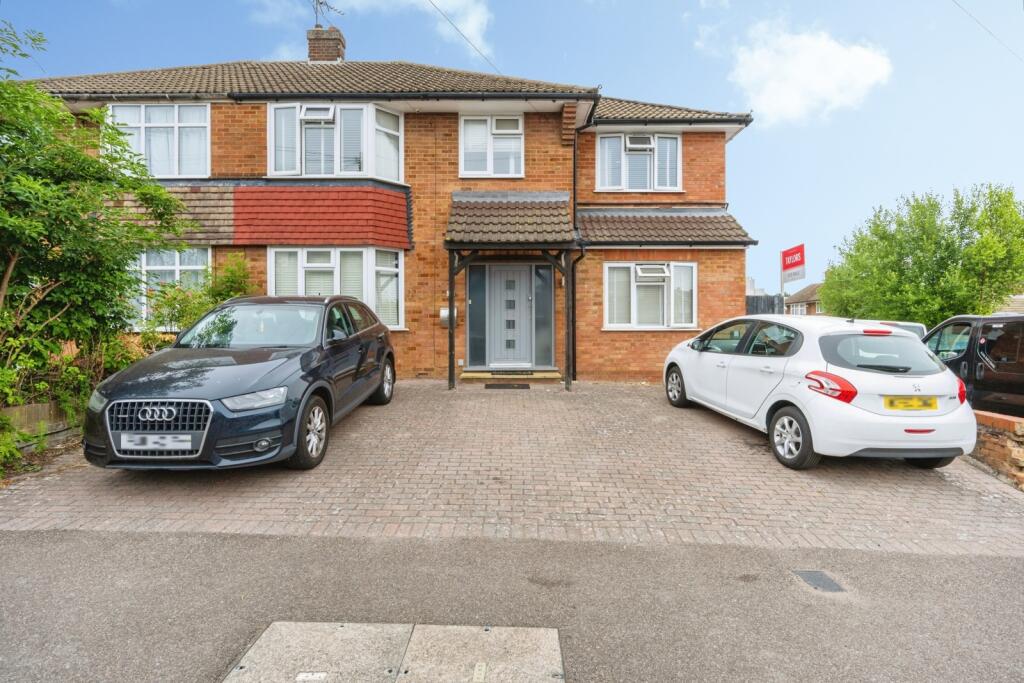 Main image of property: Black Swan Lane, Luton, Bedfordshire, LU3
