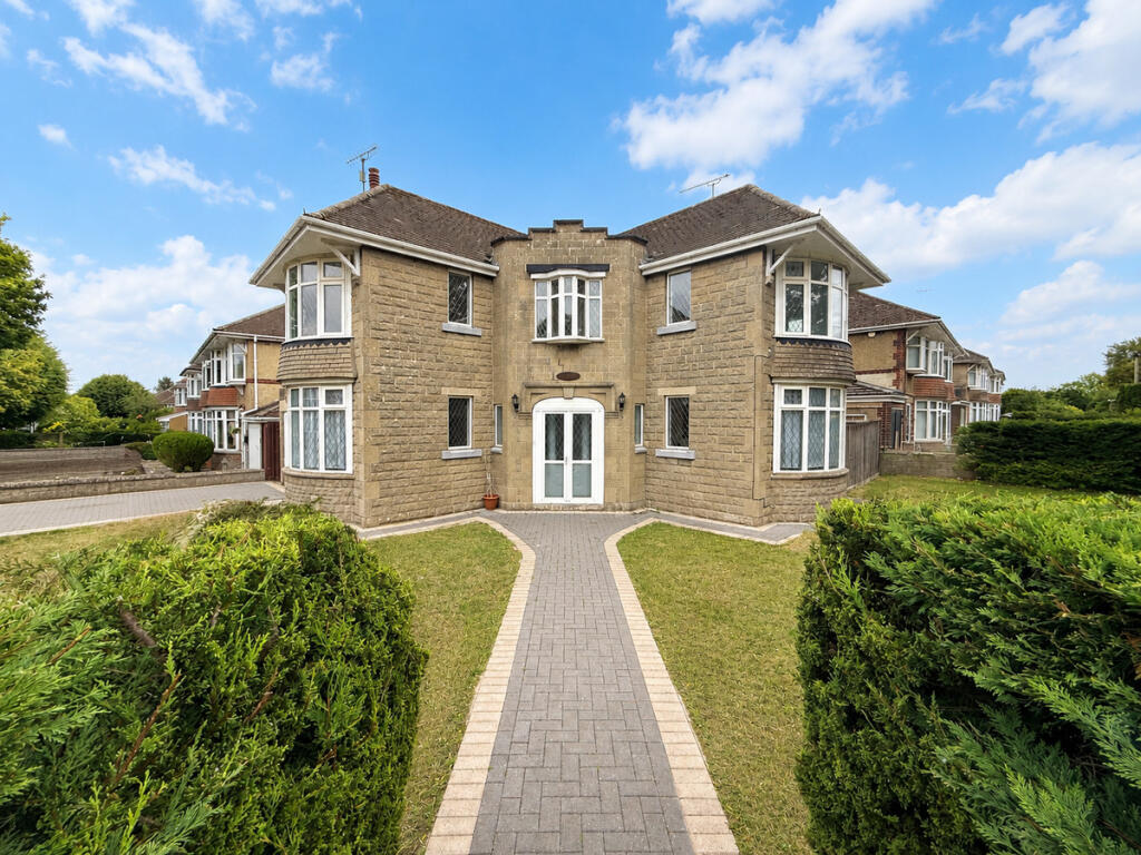 House in Swindon - View 4