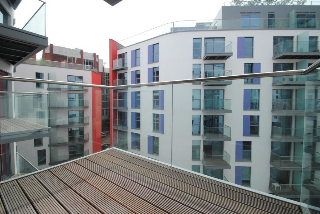 Apartment in Croydon - View 5