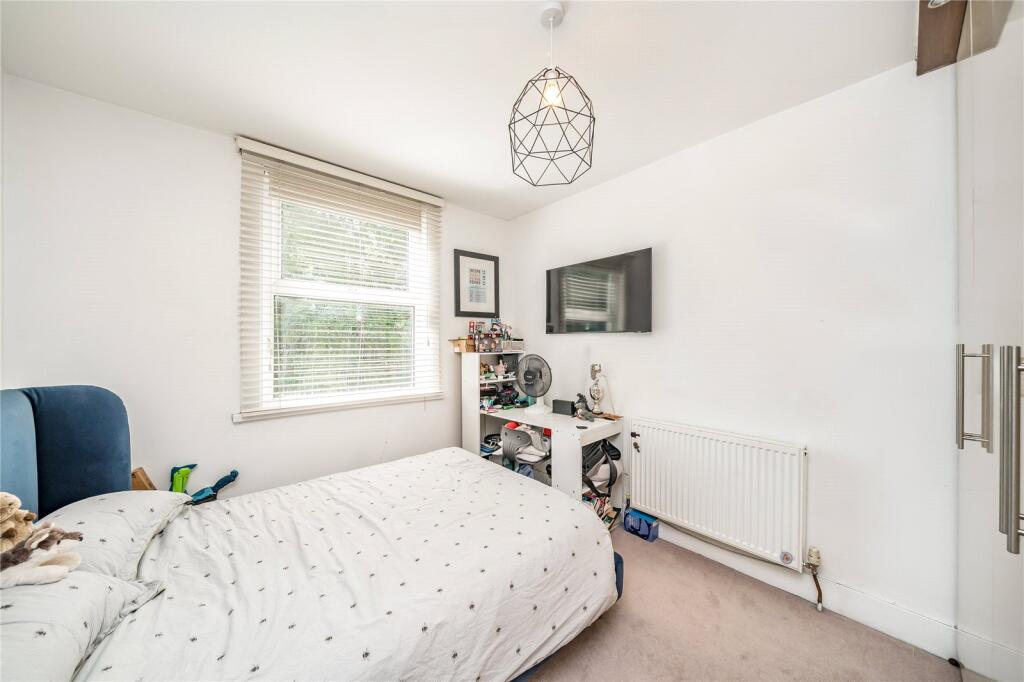 House in London - View 5