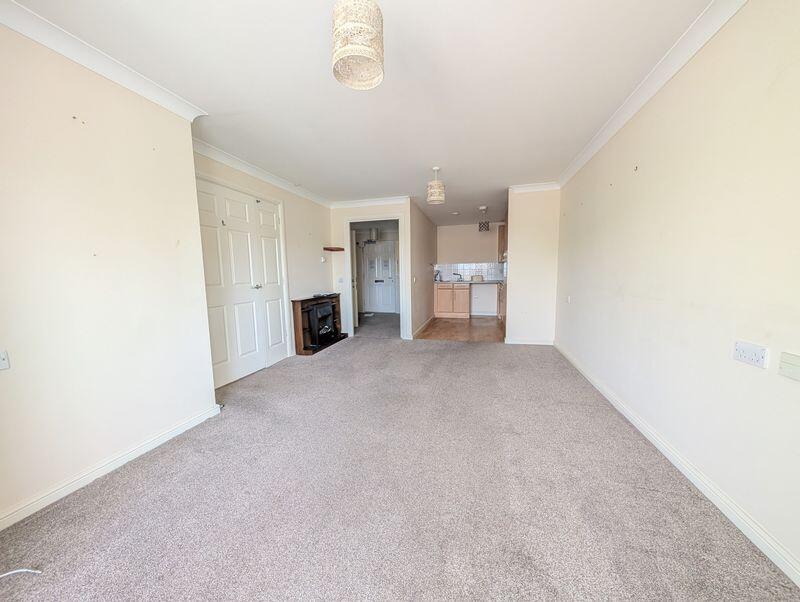 Apartment in Portsmouth - More