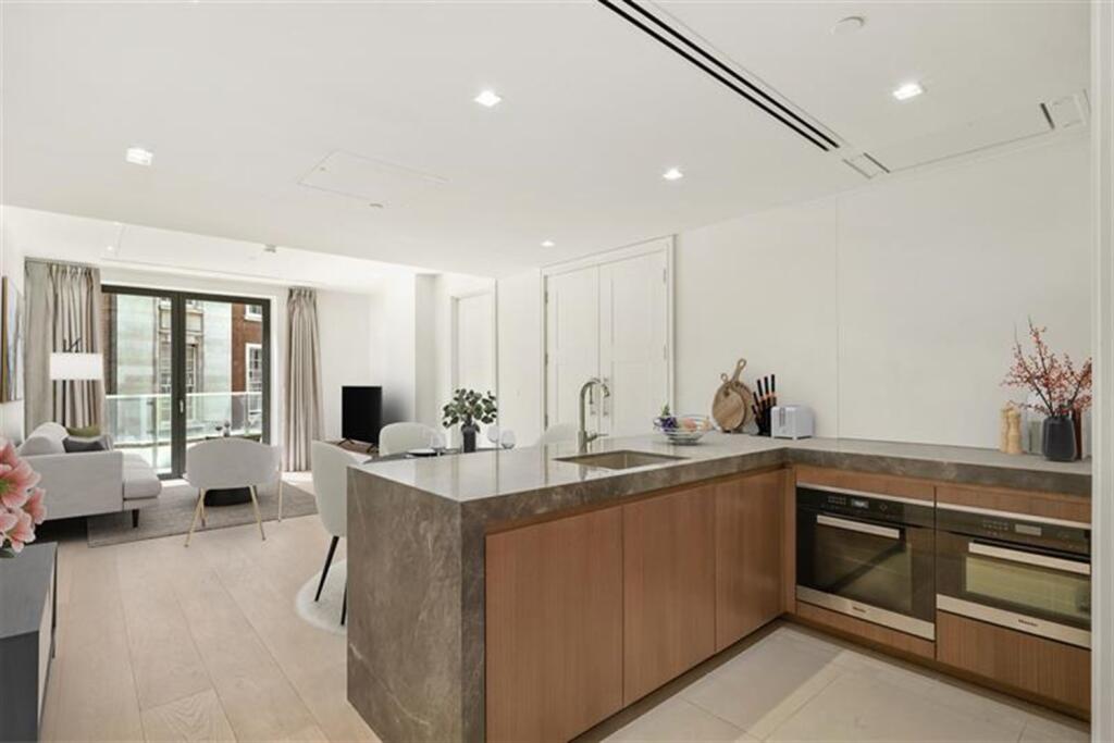 Main image of property: Lincoln Square, Portugal Street, WC2A