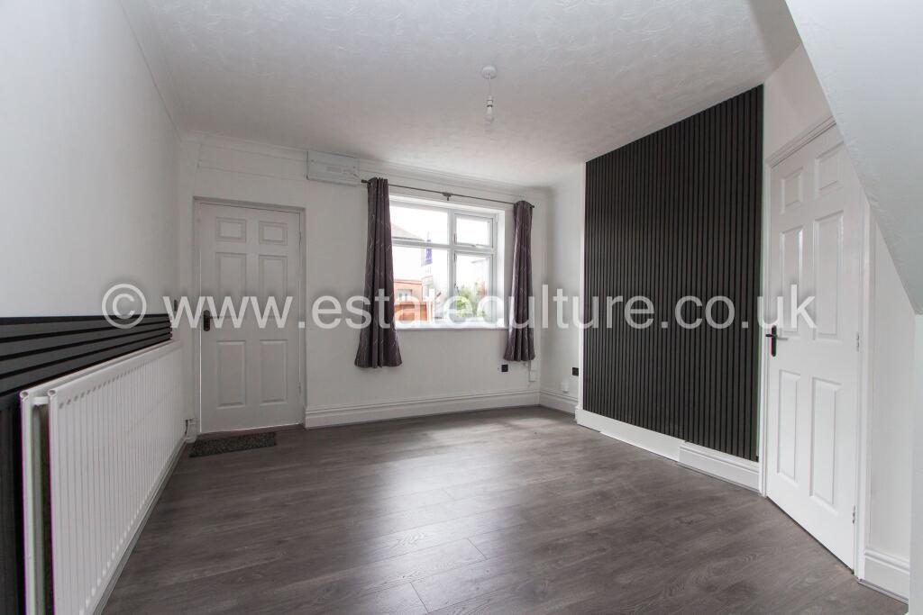 House in North Warwickshire, Chapel End, Hartshill - View 4