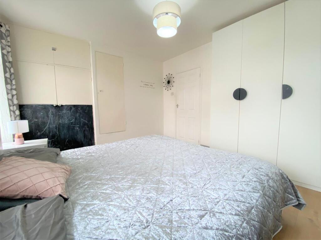 Moorfield Road, Cowley, UB8 – pohled 4