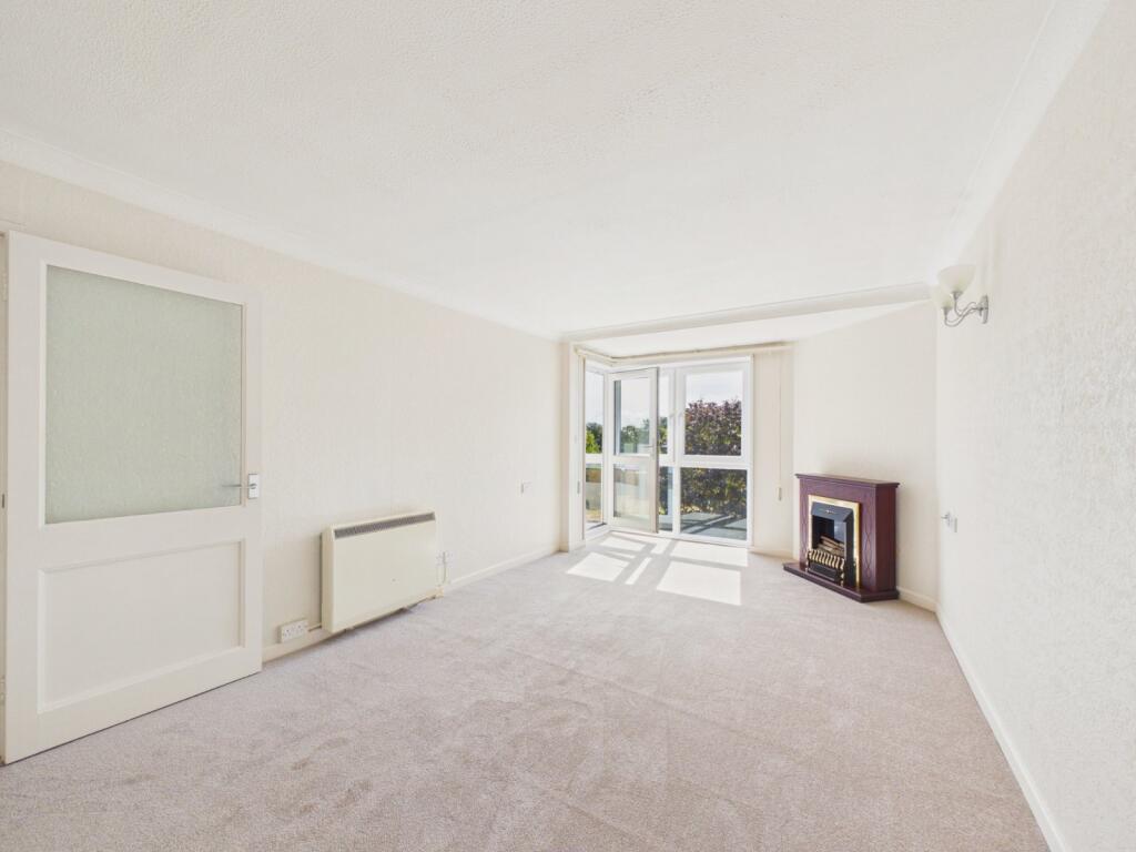 Apartment in Canterbury - View 3