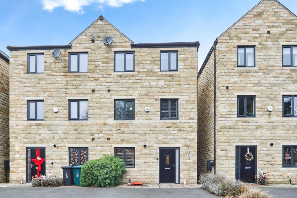 Brian Close Walk, Baildon, SHIPLEY, SHIPLEY