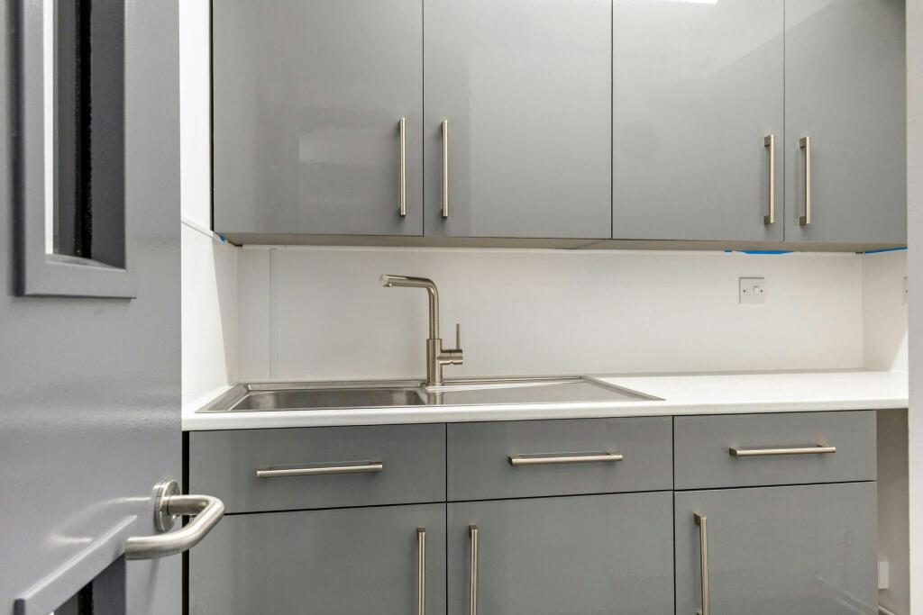 115557_Unit-20-Shepperton (25)_low.jpg