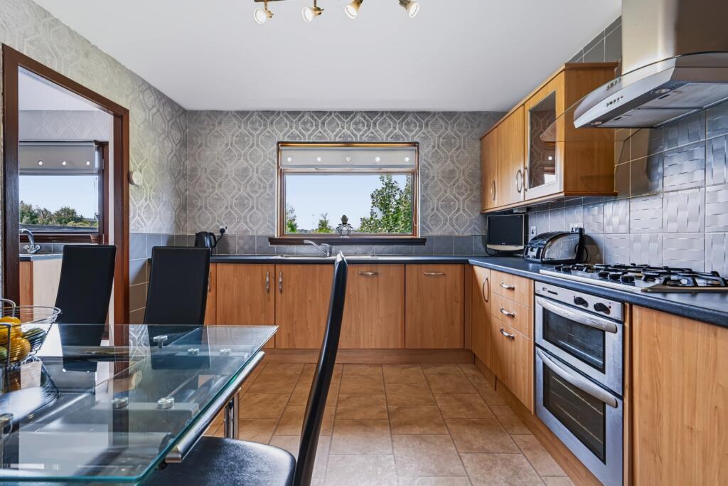 House in Edinburgh, West Lothian - More
