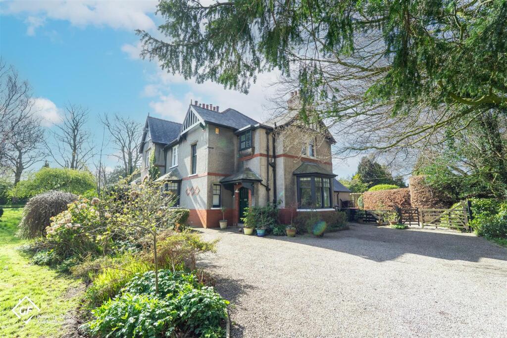 Main image of property: Hest Bank Lane, Hest Bank, Lancaster