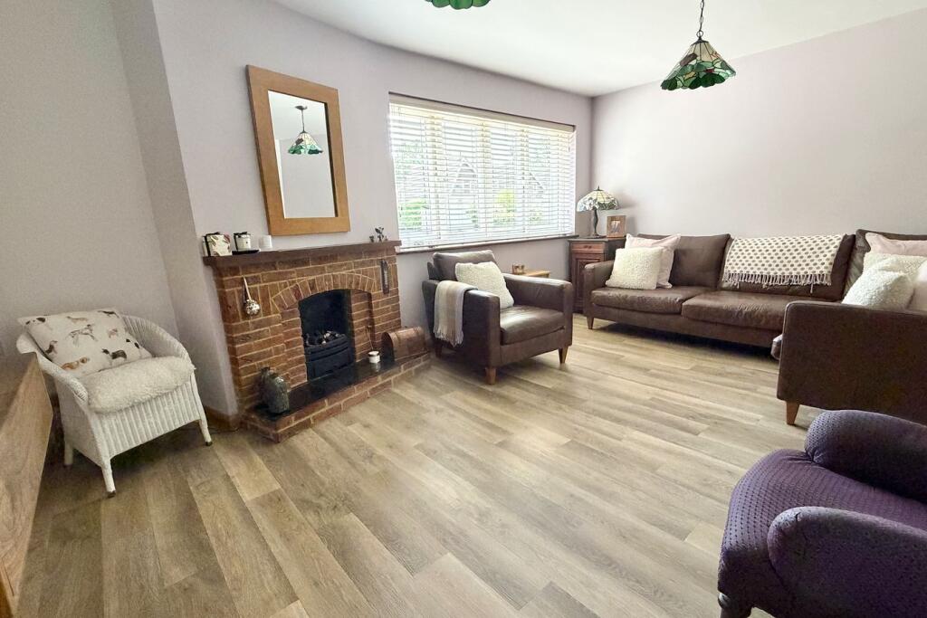 House in Surrey Heath, Surrey - View 4