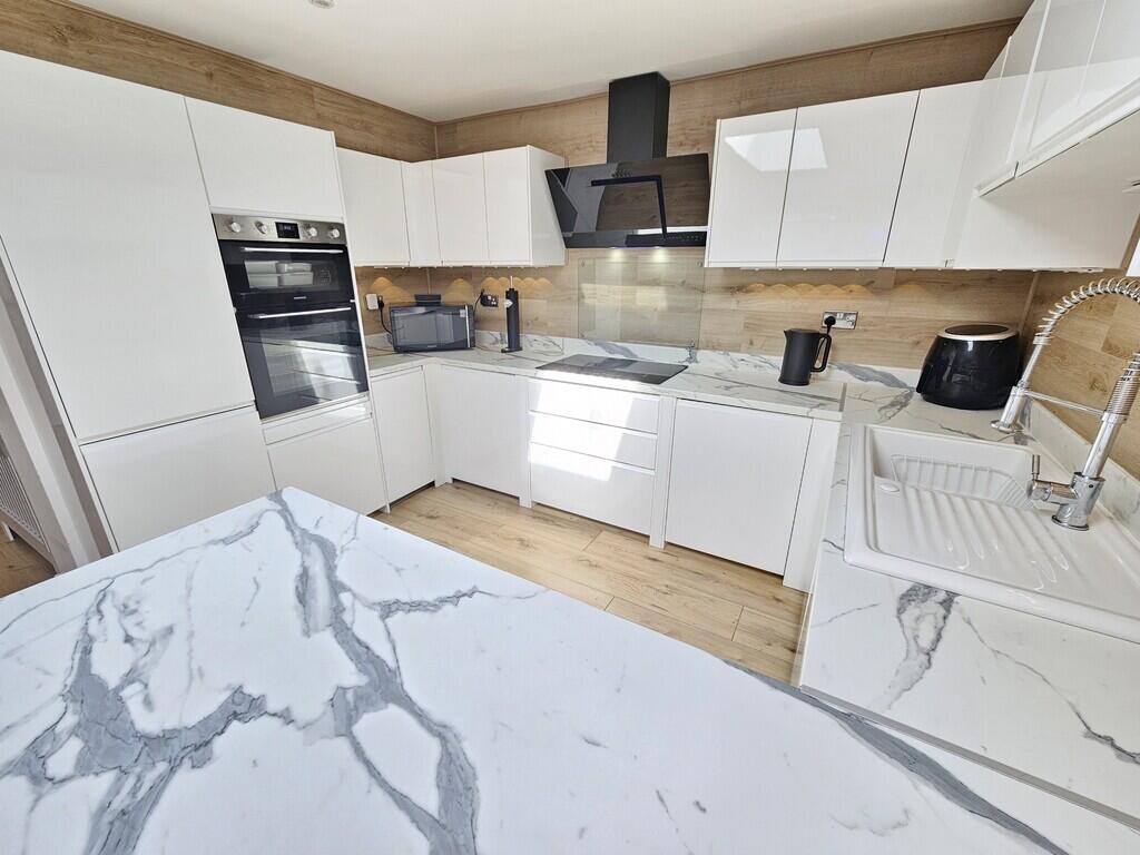 House in Portsmouth - More