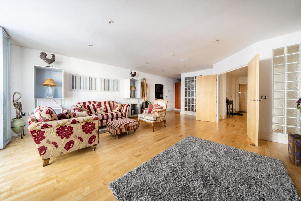 Main image of property: High Street, Ealing, London