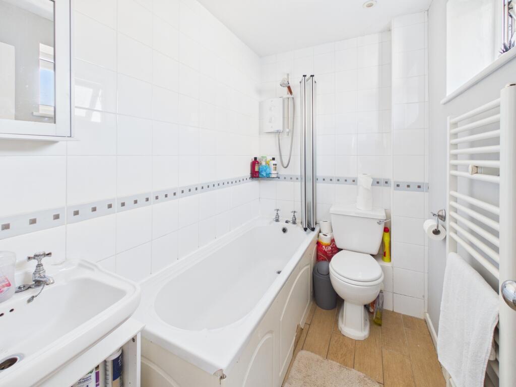 House in Hull - View 5