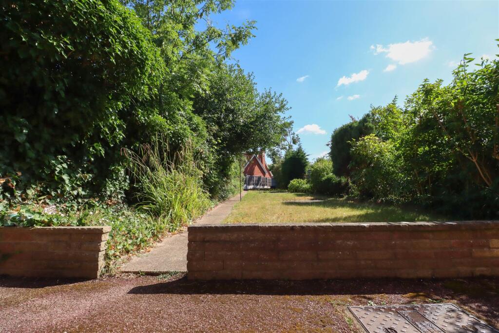 Station Avenue, Wickford photo 2
