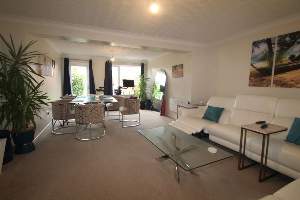 Dickeymoors, Great Waltham, Chelmsford, CM3 1DD photo 3