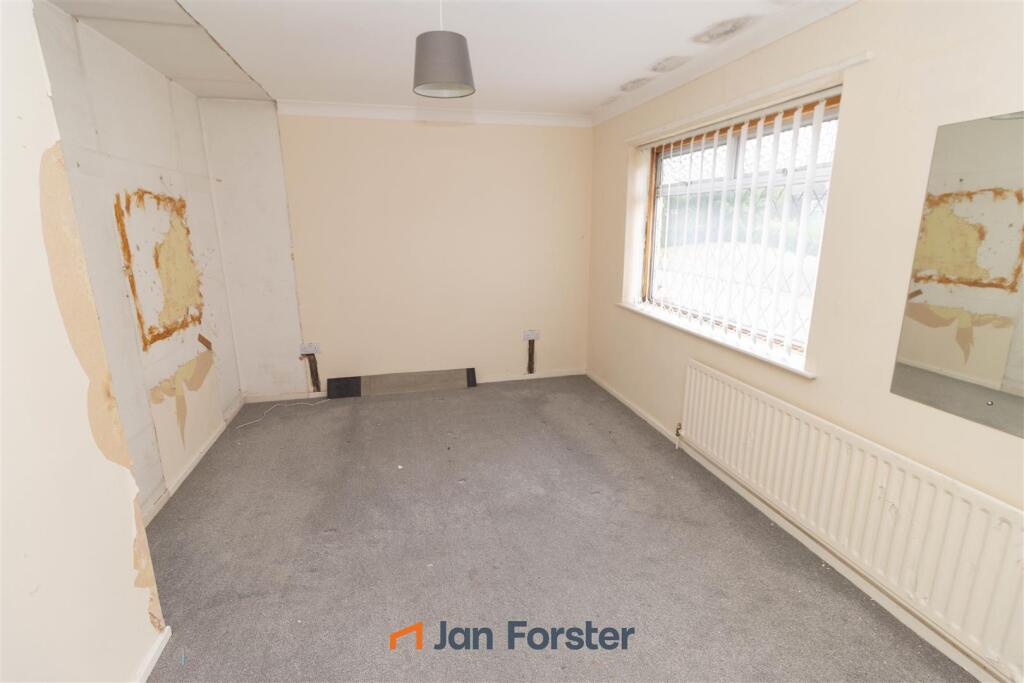 Lyon Street, Hebburn photo 4