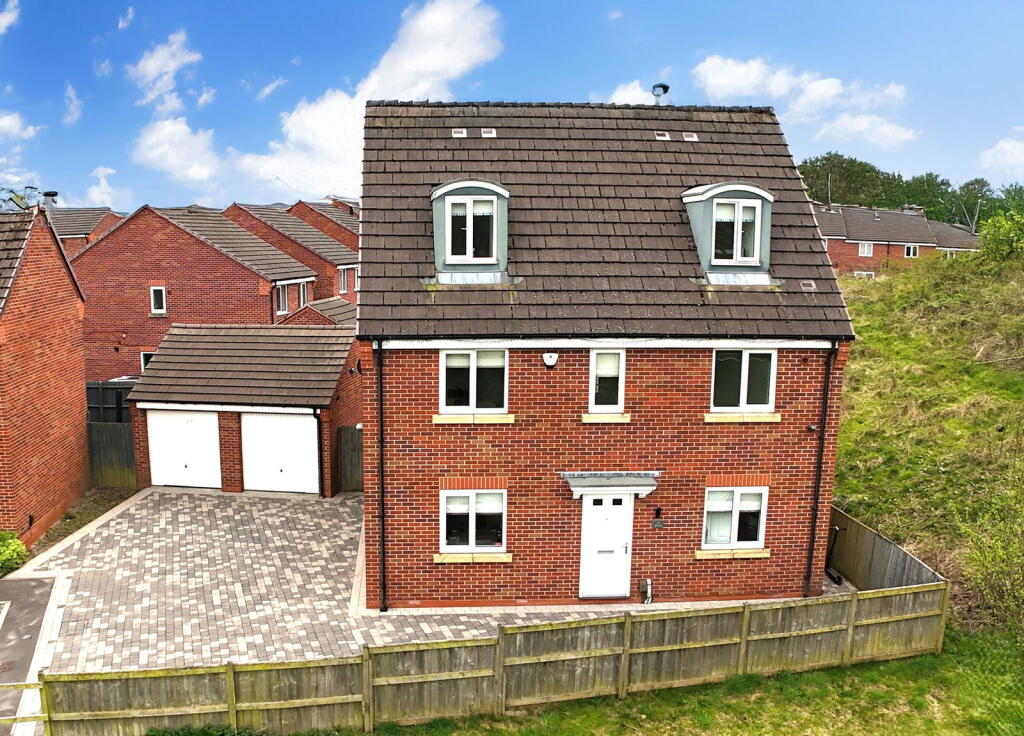 5-bed detached on Taper Close, Kingswinford, £485,000