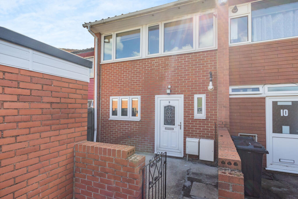 Swindon Close, Ilford photo 3
