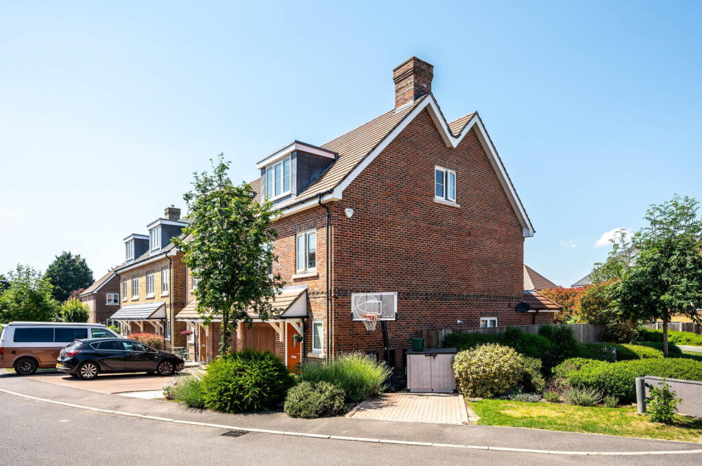 Main image of property: Oaks Lane, Bookham, KT23