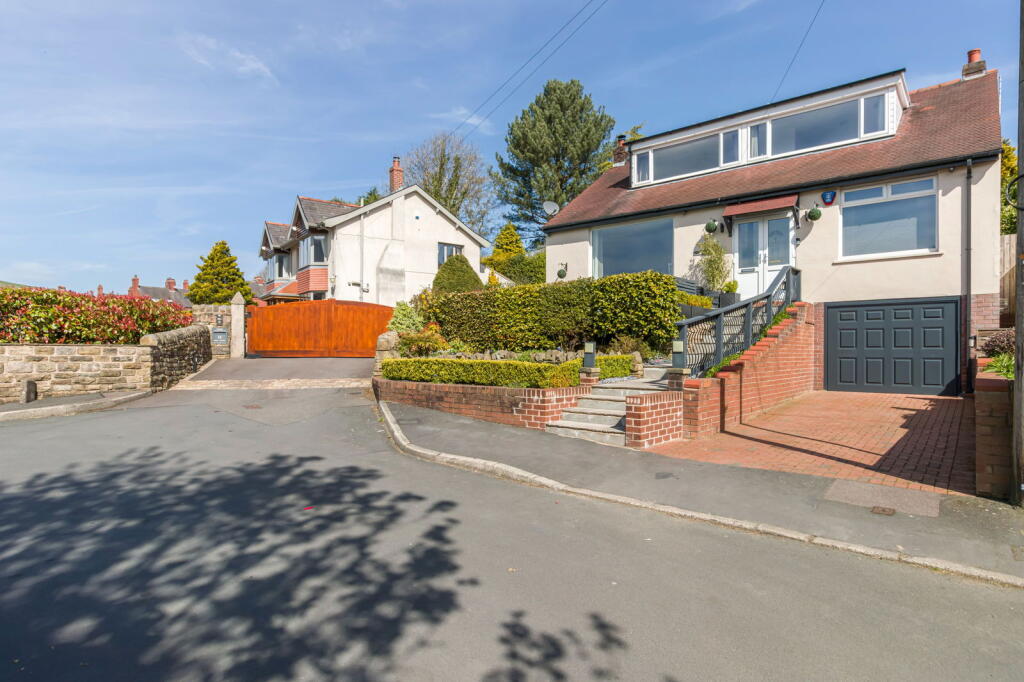 4-bed detached on The Park, Greenfield, Saddleworth, £550,000
