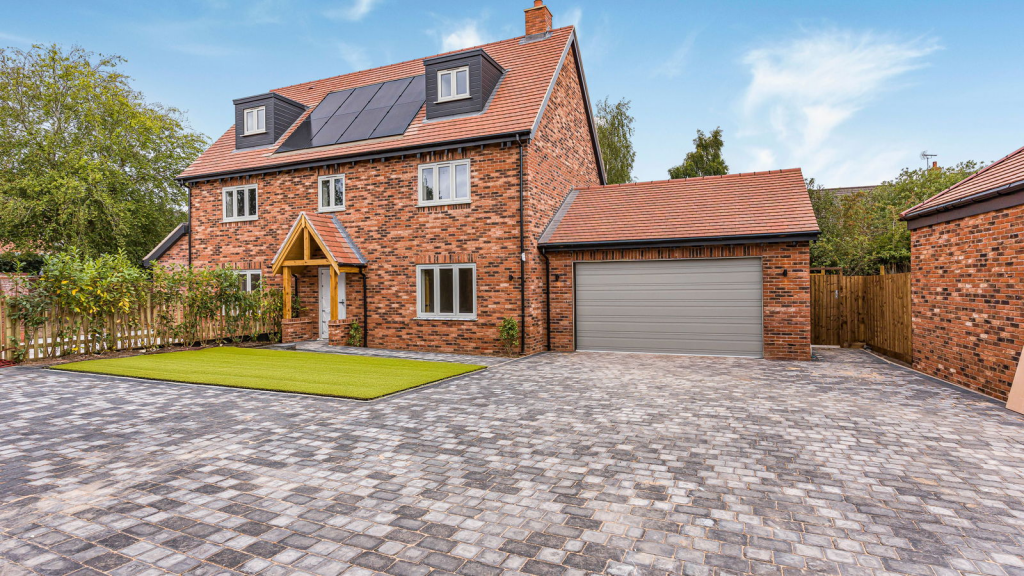 Wharf Farm, Dickens Heath Road