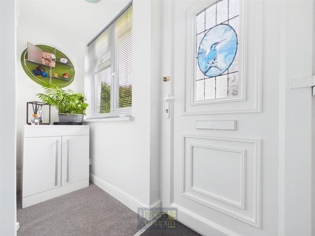 Bourne Avenue, Laindon, Essex, SS15 photo 4