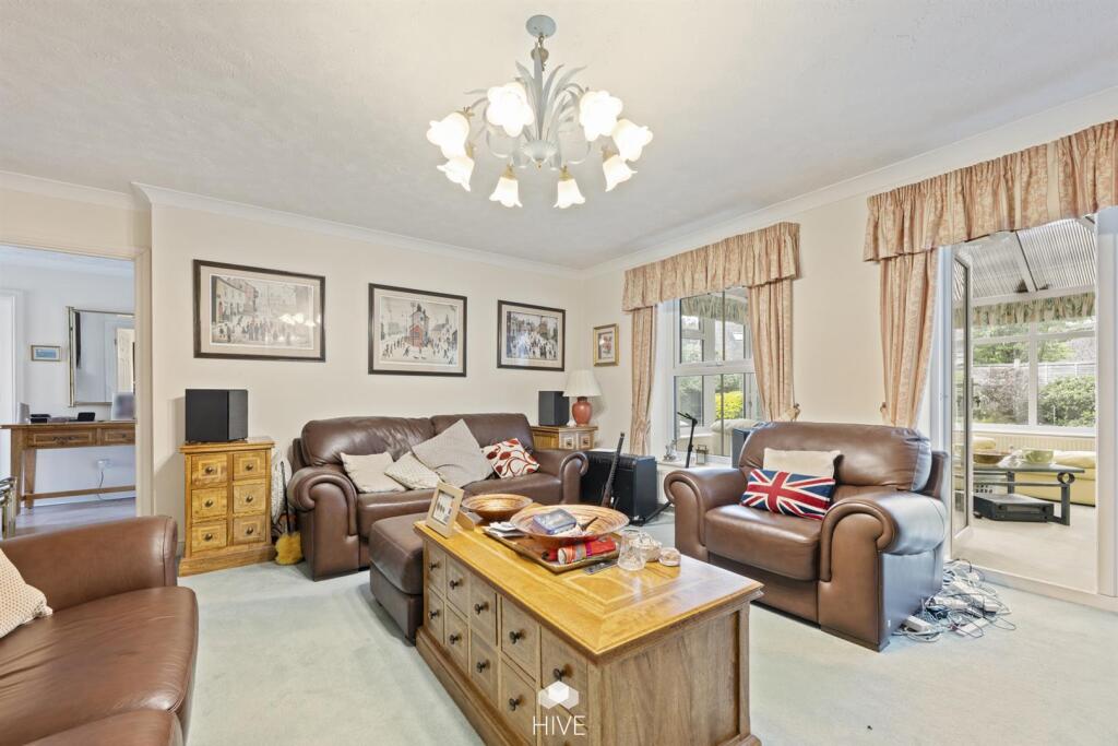 House in Verwood, Dorset - View 3