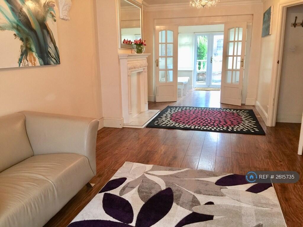 Main image of property: The Greenway, London, NW9