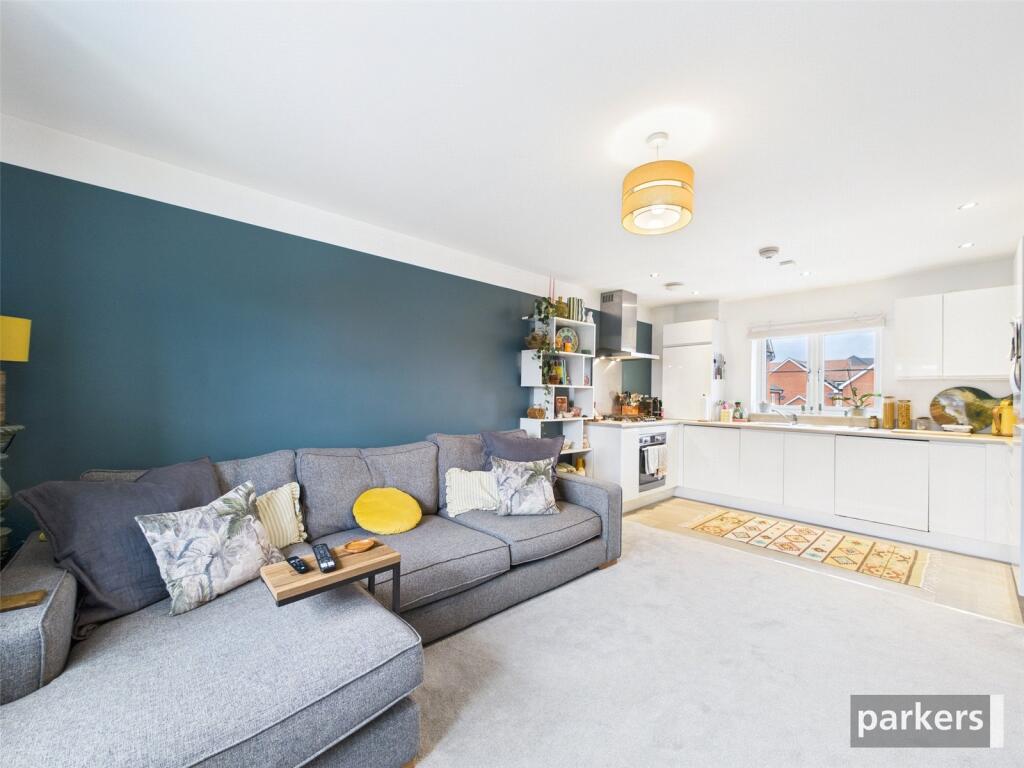 Jasmine Square, Woodley, Reading, Berkshire, RG5 photo 3