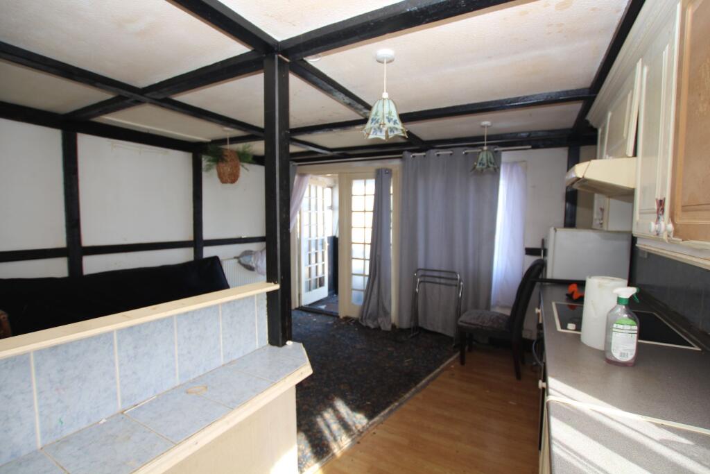 Talbot Avenue, Jaywick, Clacton-on-Sea photo 3