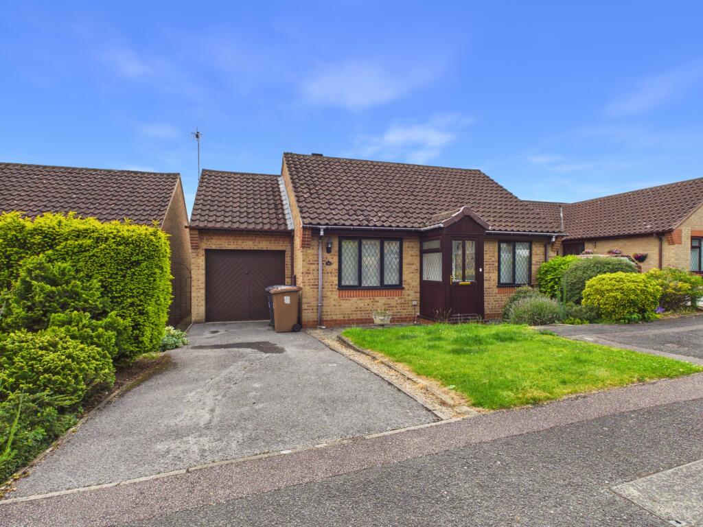 2-bed detached on Countisbury Drive, Oakwood, £240,000