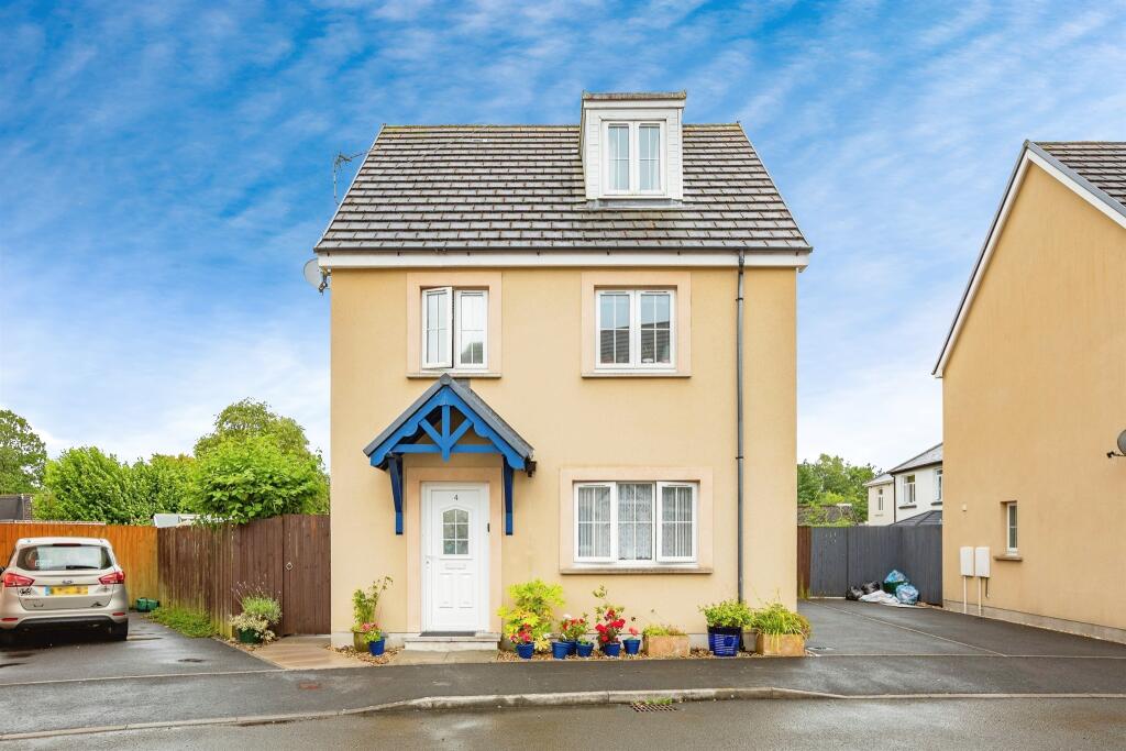 Main image of property: Clos Yr Afon, AMMANFORD
