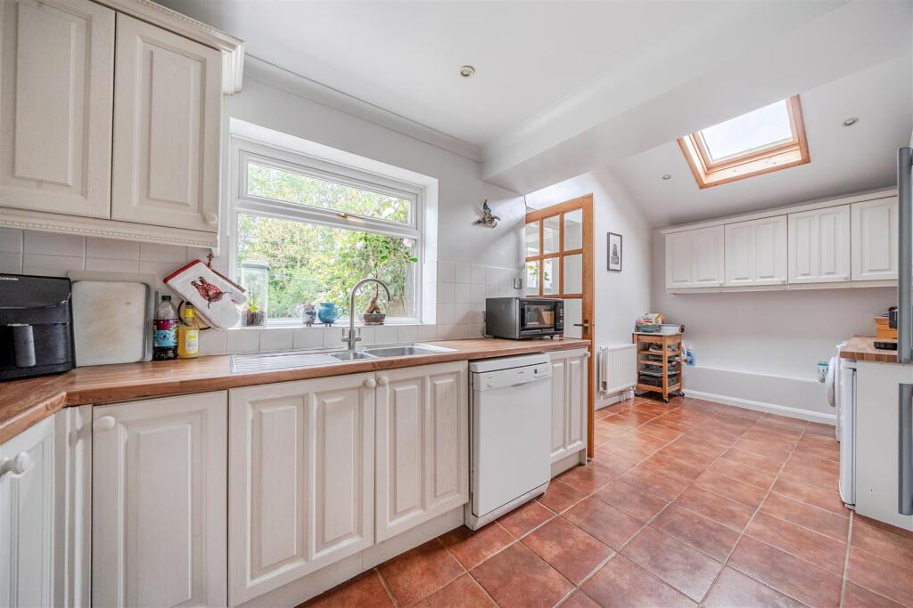 House in Berkshire, Wokingham Without - View 5